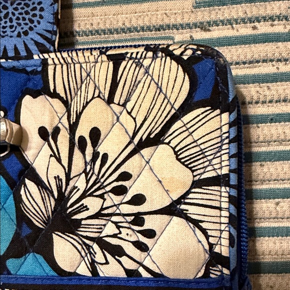 Vera Bradley Blue and White Floral Wallet - Picture 10 of 14